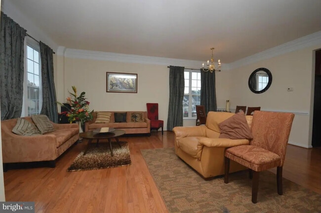 Building Photo - 14876 Cartagena Dr