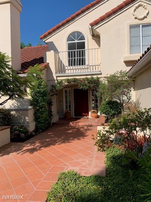 Primary Photo - 5 br, 3.5 bath House - 1674 Mesa Ridge Ave