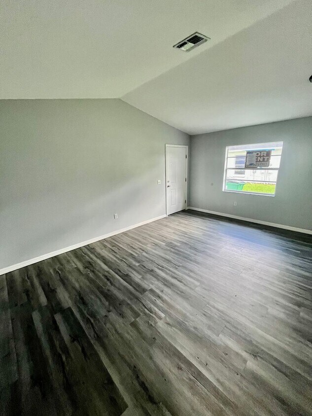 SPACIOUS 2BR/1BA Zephyrhills, Duplex, Vaul... - SPACIOUS 2BR/1BA Zephyrhills, Duplex, Vaul...