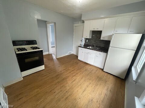 Building Photo - 3053 E 128th St