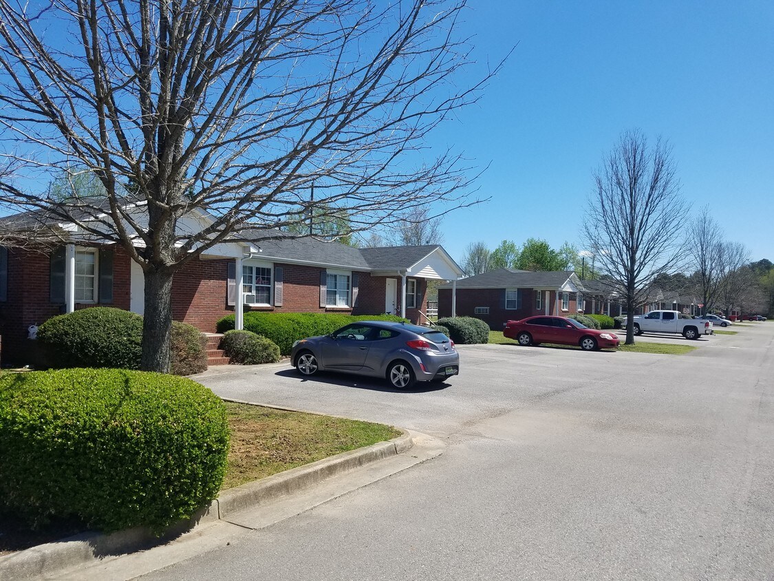 Building Photo - 26990 Elkins Road