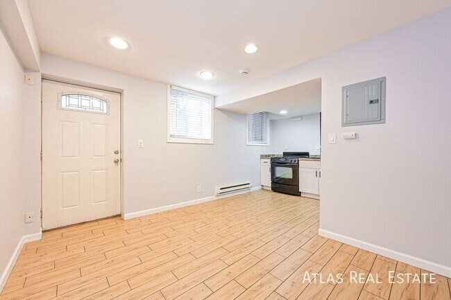 Photo - 1857 W Mosier Pl Apartment