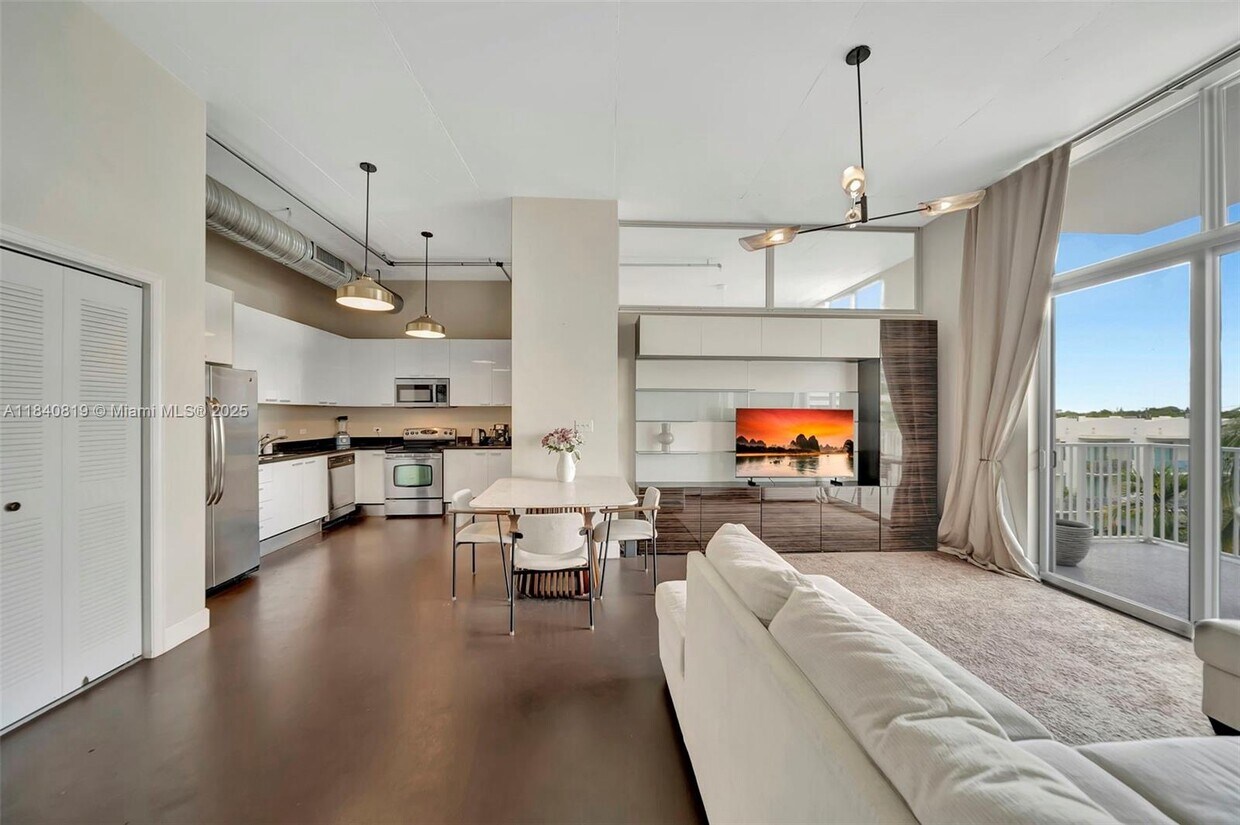 Foto principal - 2100 Van Buren St