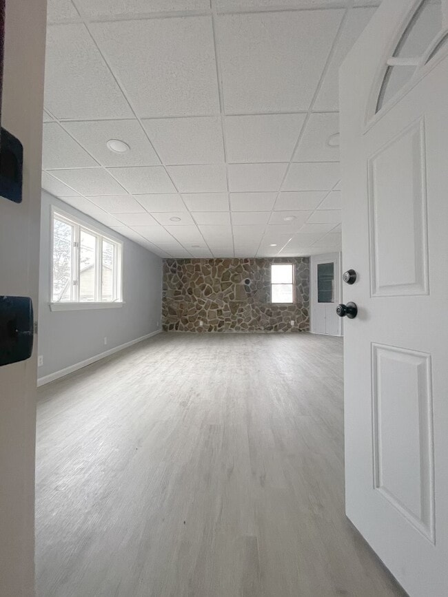 Building Photo - 120 Diatreta Ln