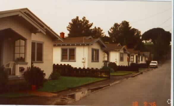 Building Photo - 21 Cherry St