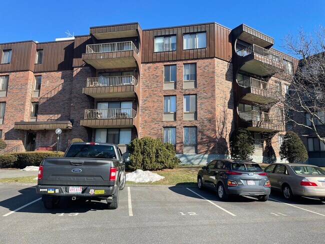 Apartment from the outside - 1004 Paradise Rd