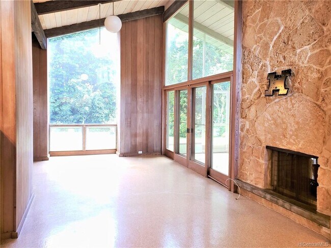Building Photo - 3303 Kamaaina Dr