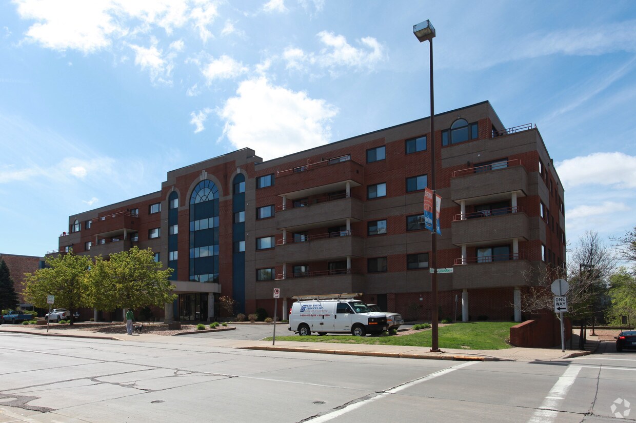 Building Photo - River Plaza Apartments