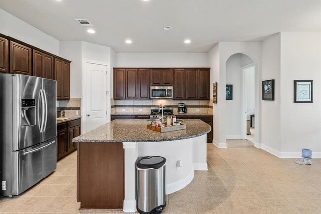 Building Photo - 2613 Sorano Cv