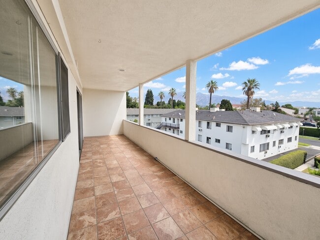 Balcony - 1299 Cordova St