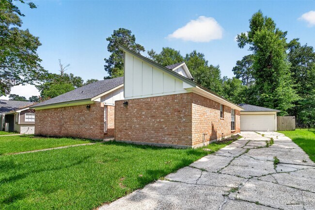 Building Photo - 1834 Shadow Rock Dr