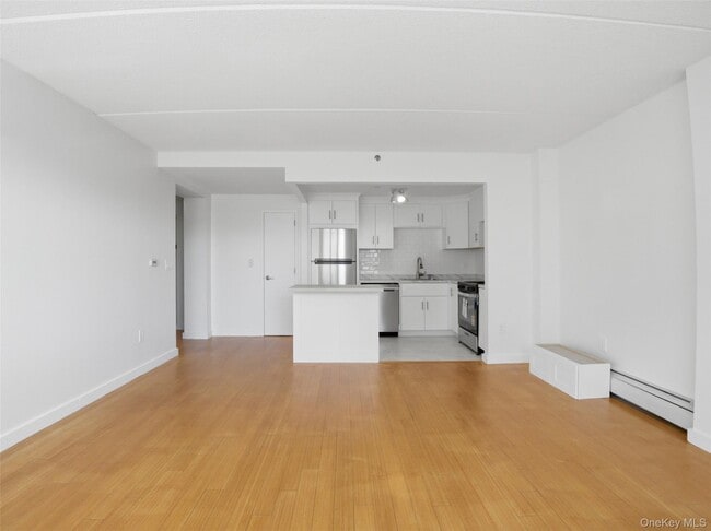 Foto del edificio - 3044 3rd Ave