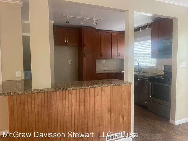 Building Photo - 3 br, 2 bath House - 3722 E 37th St
