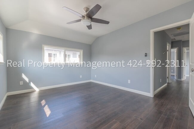 Photo - Dont miss out this 4 Bed 2 bath Townhome