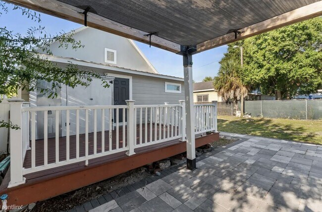 Building Photo - 3 br, 2 bath House - 2331 West Spruce Street