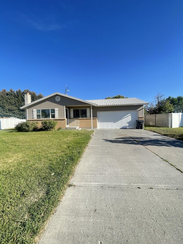 1099 Westcliff Dr, Idaho Falls, ID 83402 House Rental in Idaho Falls