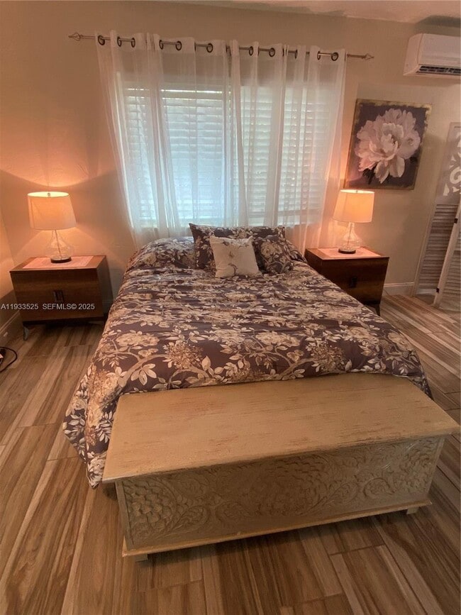 Building Photo - 326 Roosevelt St