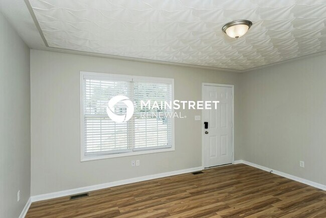 Foto del edificio - 3 Bedroom Pet-Friendly Home in Shepherdsville, KY with Main Street Renewal