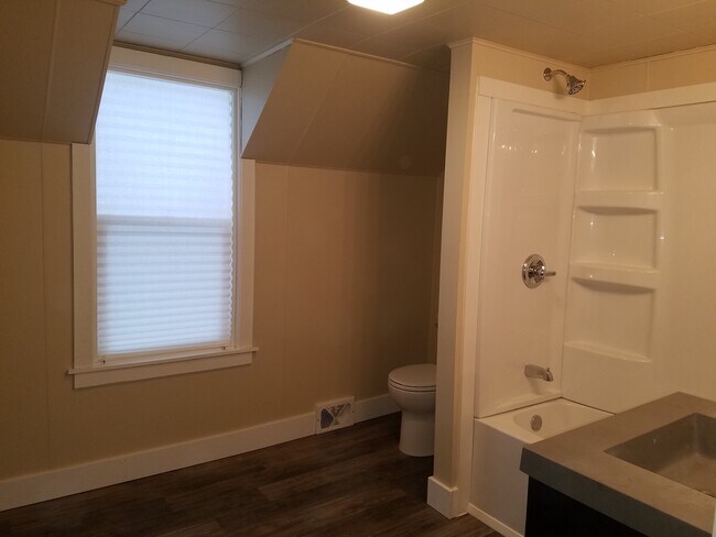 bathroom - 114 S Healy Ave