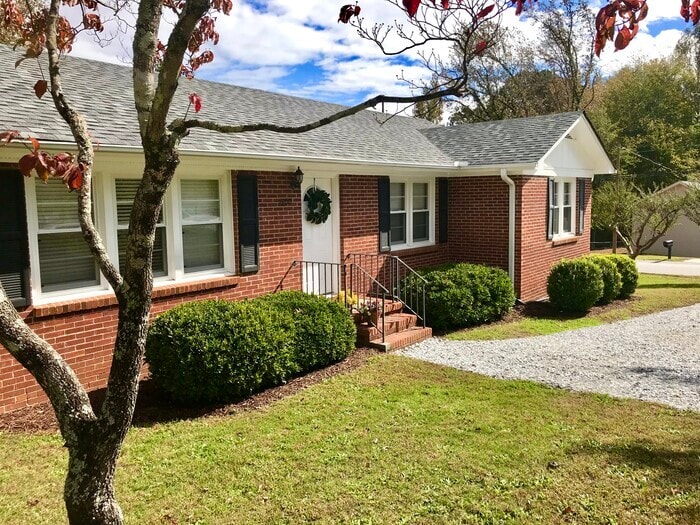 2800 Edwards Rd, Taylors, SC 29687 House Rental in Taylors, SC