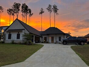 Building Photo - 1239 Cutter Ln