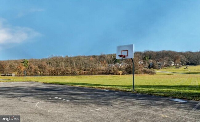Building Photo - 328 Gwynedd Ct