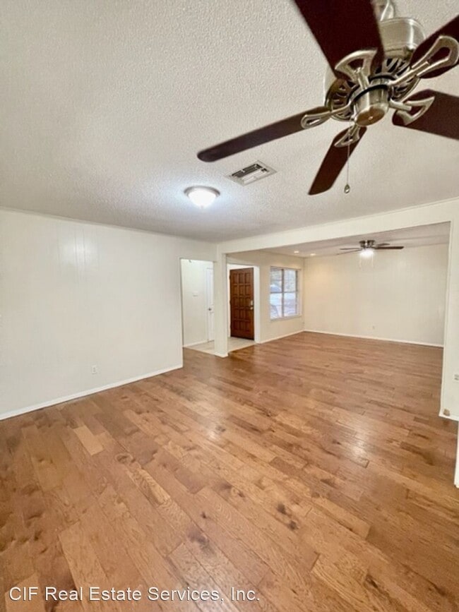 Building Photo - 3 br, 2 bath House - 2806 Denise Dr.