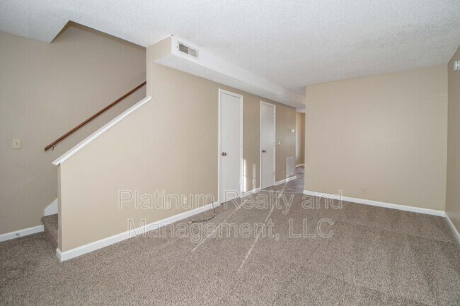 Building Photo - 2550-2551 Old Russellville Pike