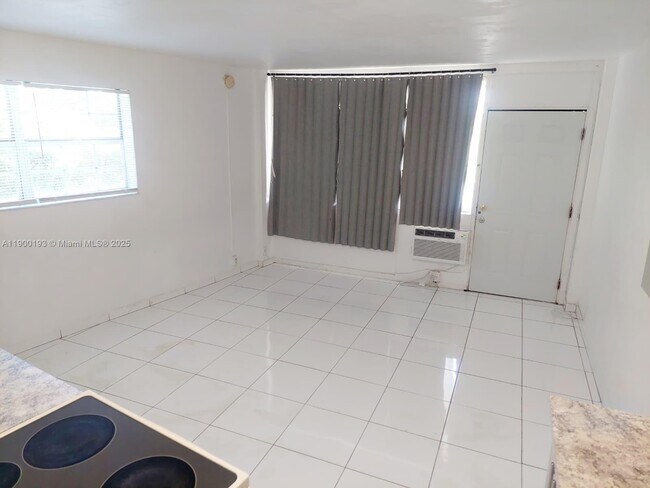 Building Photo - 6484 Indian Creek Dr