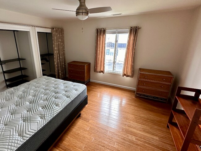 Foto del edificio - 3106 Revere Blvd