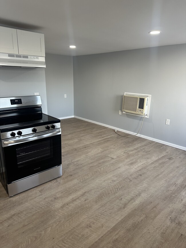 Building Photo - 311 Boley St