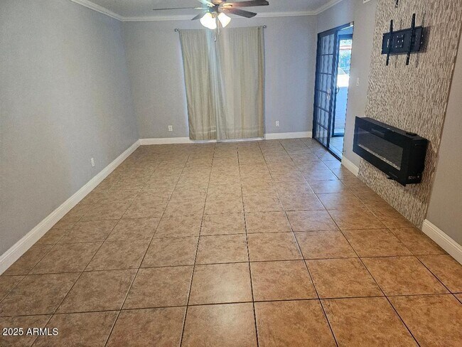 Foto del edificio - 3131 W Cochise Dr