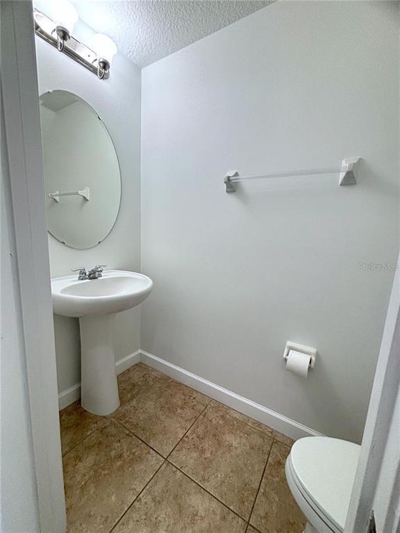 Foto del edificio - 1041 Honey Blossom Dr