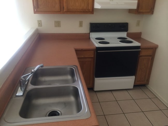Building Photo - 2536 N Corinthian Garden Dr