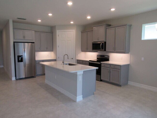 Building Photo - NEWER HOME located in desirable Palencia