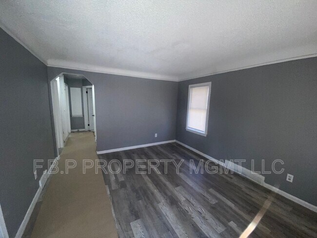 Building Photo - 8443 Pierson St