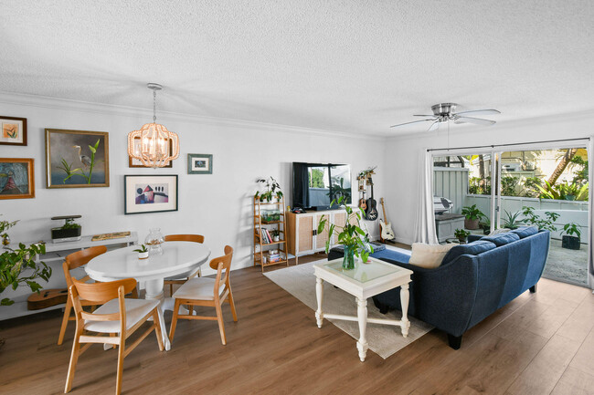 Building Photo - 6335 Riverwalk Ln
