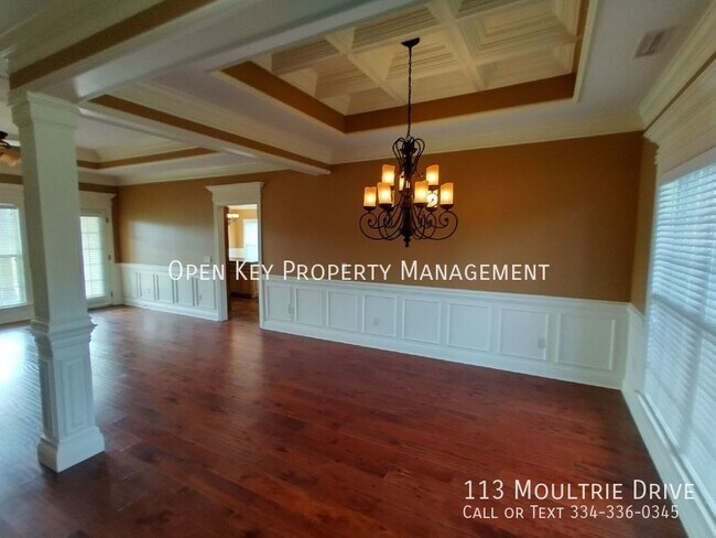 Building Photo - Elegant and Spacious 5 Bed 4 Bath Home on ...