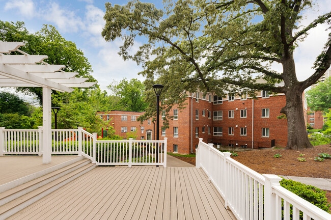 Building Photo - Tanglewood Apartments