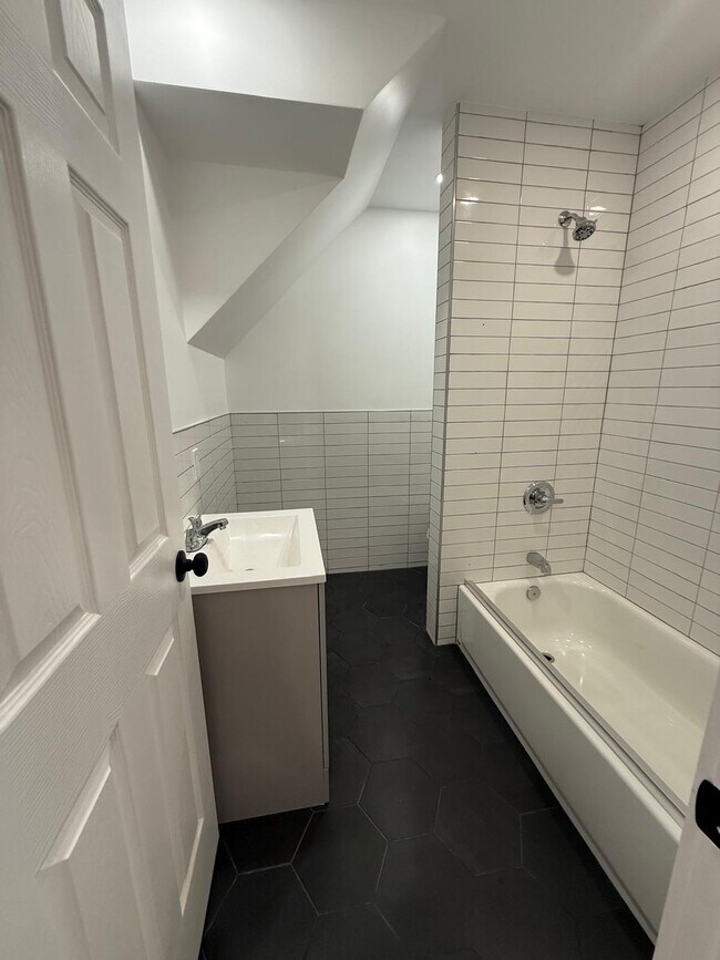 Foto del edificio - 9717 101st St