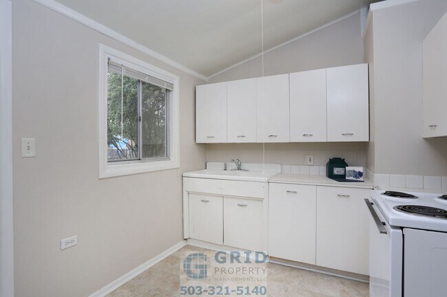 Foto del edificio - 2 Bedroom Home Available in Southeast Portland