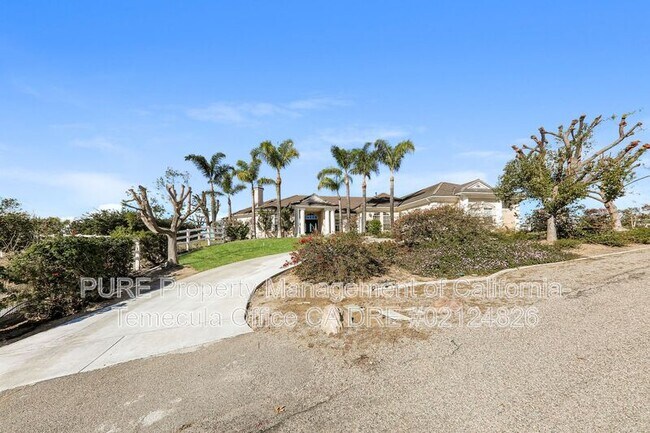Building Photo - 41723 Avenida Ortega