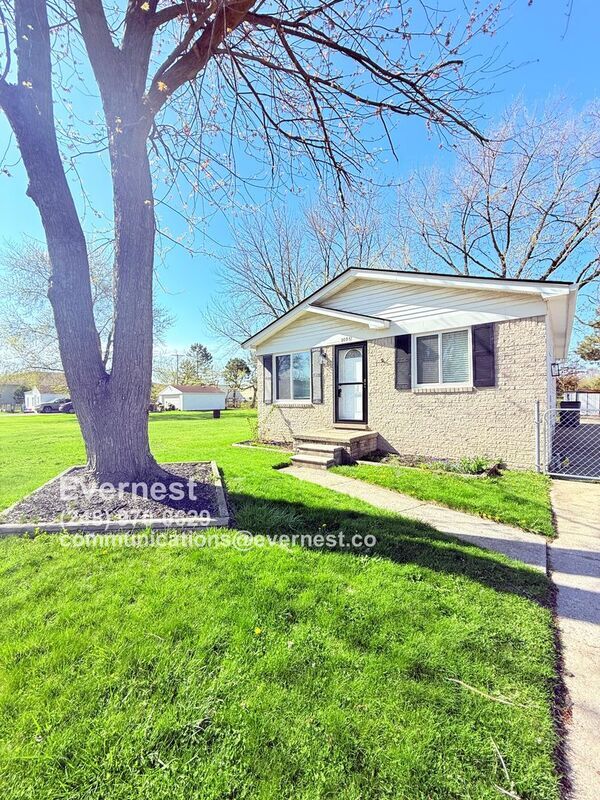 Building Photo - 20931 Vermander Ave