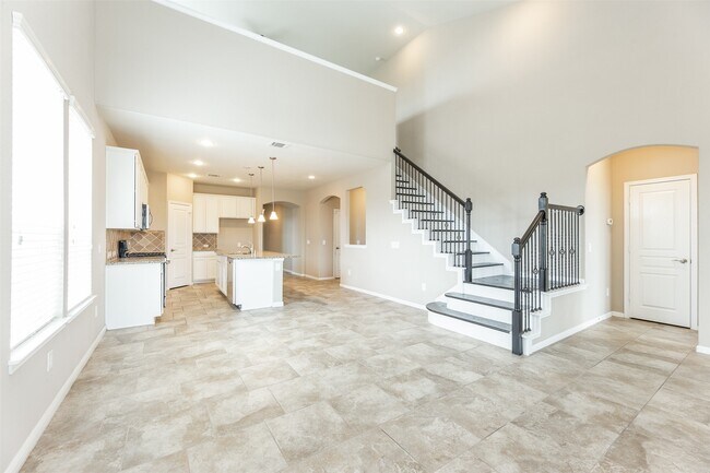 Building Photo - 5302 Silver Ledge Dr