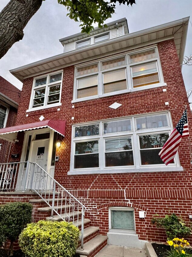 Primary Photo - 43 W 41st St