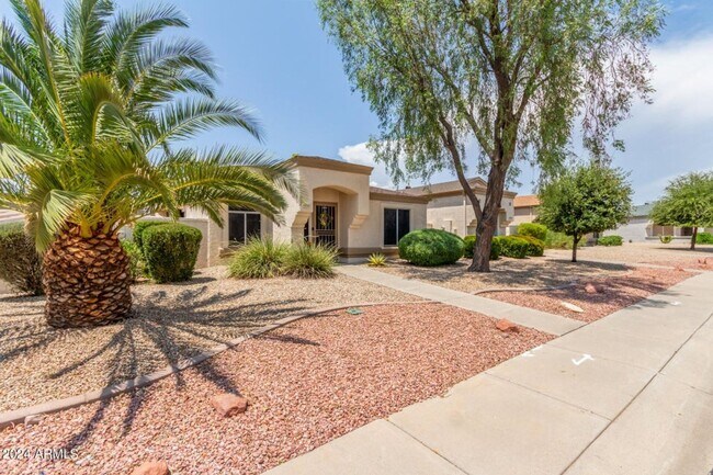 Building Photo - Charming 2 bedroom home in Sun City West!!