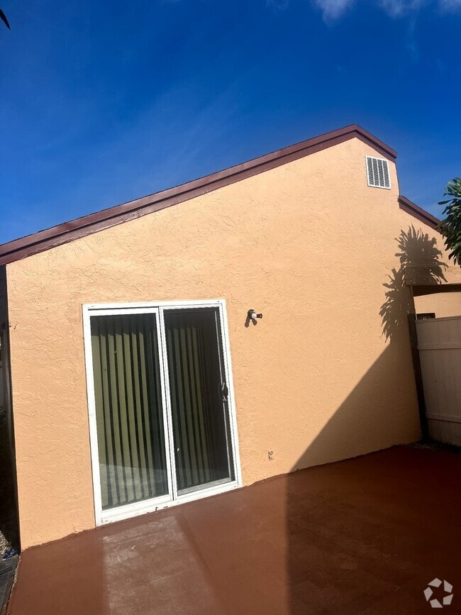 Building Photo - 2441 SW 82nd Ave