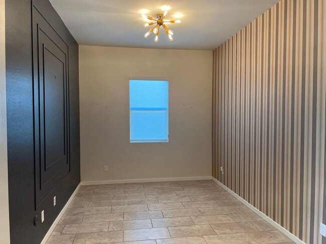 Building Photo - 5140 S Springs Pl