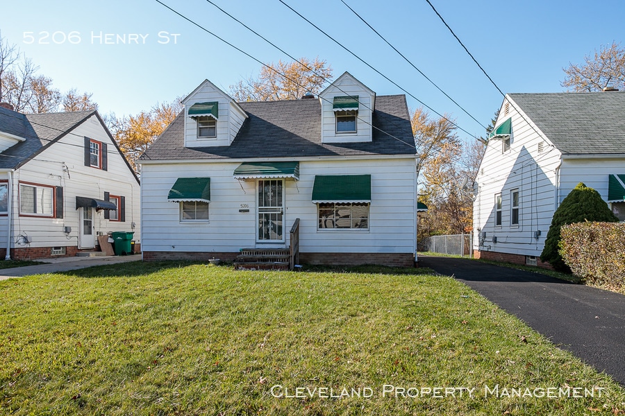 Updated Maple Hts Bungalow House for Rent in Maple Heights, OH