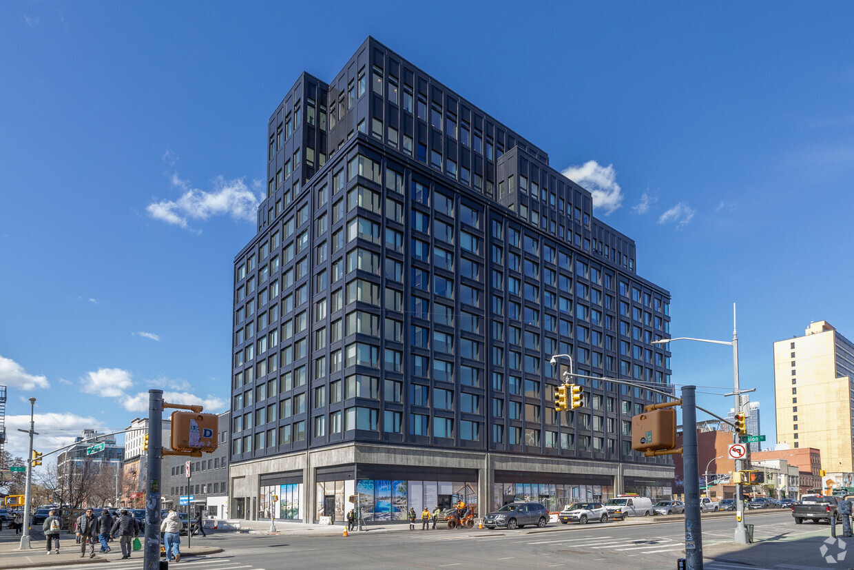 655 Union St - 655 Union